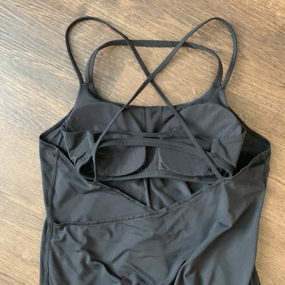 Lululemon black strappy halter tank top with built in bra size 4 - Picture 5 of 7